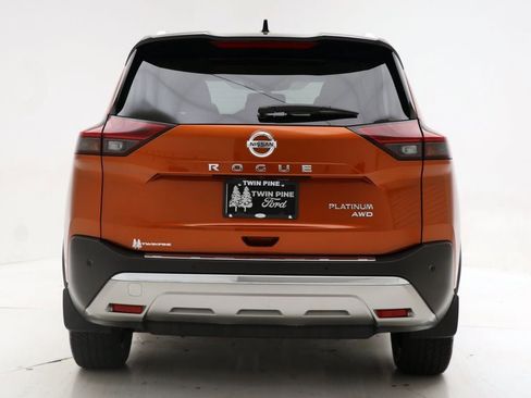 Used 2021 Nissan Rogue Platinum image 8