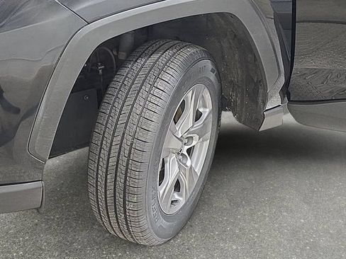 Used 2025 Toyota RAV4 LE AWD/4WD image 30