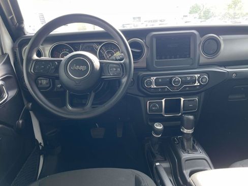 Used 2022 Jeep Wrangler Unlimited Sport AWD/4WD image 16