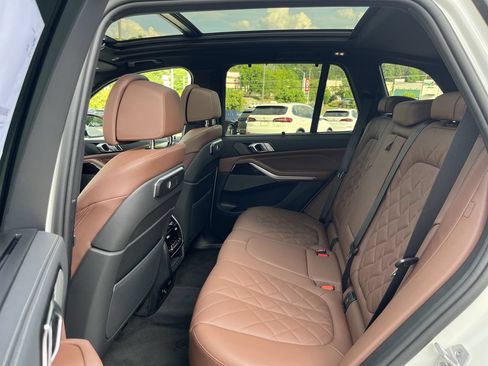 Used 2026 BMW X5 xDrive40i w/ M Sport Package AWD/4WD image 32