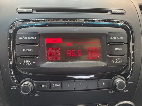 Used 2017 Kia Forte LX image 14