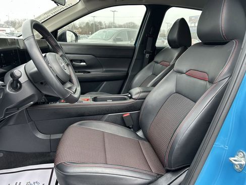 Used 2025 Nissan Kicks SR AWD/4WD image 17