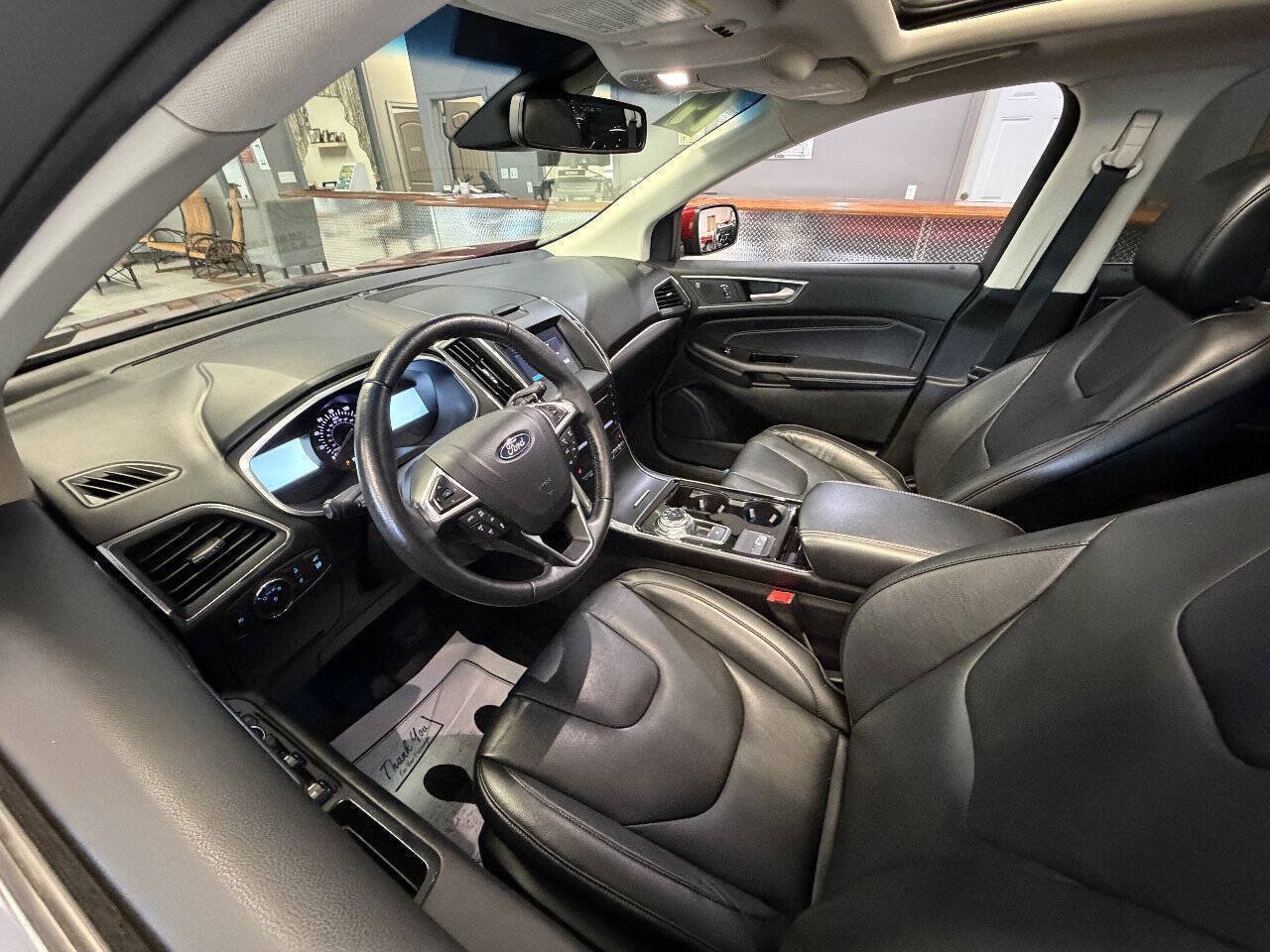 Used 2019 Ford Edge Titanium w/ Cold Weather Package AWD/4WD image 9