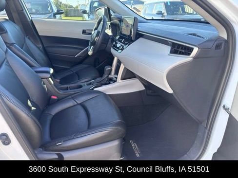 Used 2024 Toyota Corolla Cross LE FWD image 52