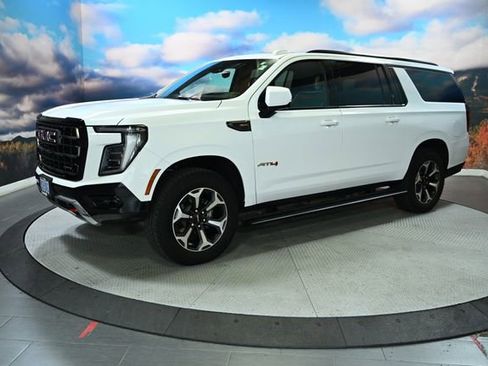 Used 2025 GMC Yukon XL AT4 Ultimate image 4
