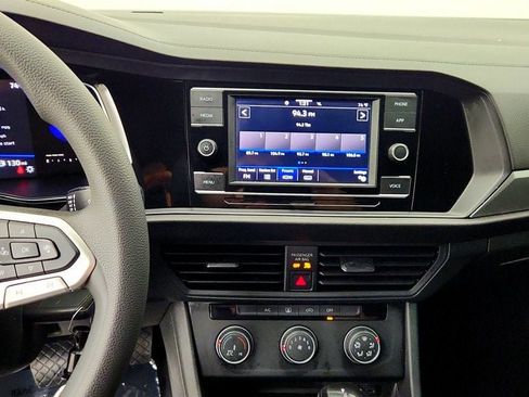 Used 2022 Volkswagen Jetta Sport FWD image 17