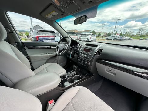 Used 2015 Kia Sorento LX AWD/4WD image 17