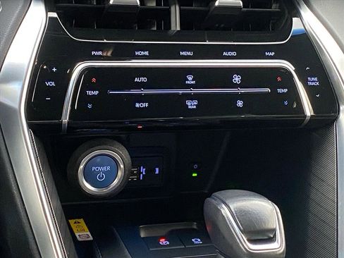 Used 2021 Toyota Venza XLE w/ Softex Package image 11