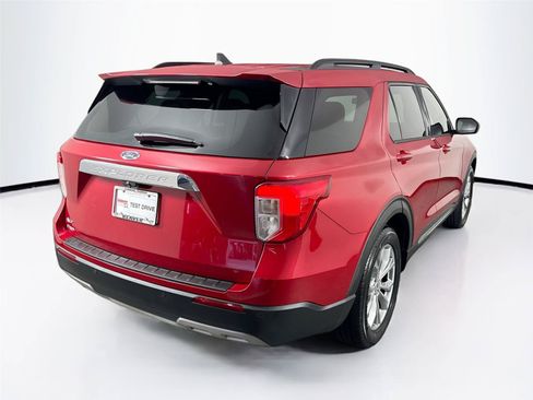 Used 2021 Ford Explorer XLT w/ Equipment Group 202A RWD image 2