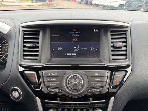 Used 2020 Nissan Pathfinder S FWD image 17