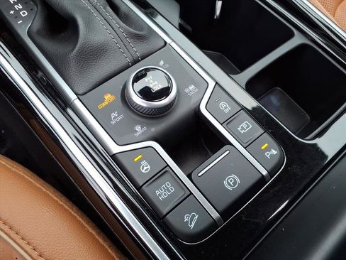 Used 2022 Kia Sorento SX Prestige w/ Rust Color Package image 16