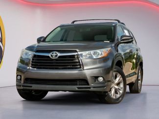 Used 2015 Toyota Highlander XLE AWD/4WD video 1
