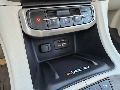Used 2023 GMC Acadia Denali AWD/4WD image 25