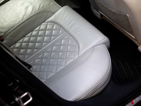 Used 2017 Audi S6 Prestige w/ S6 Sport Package image 11