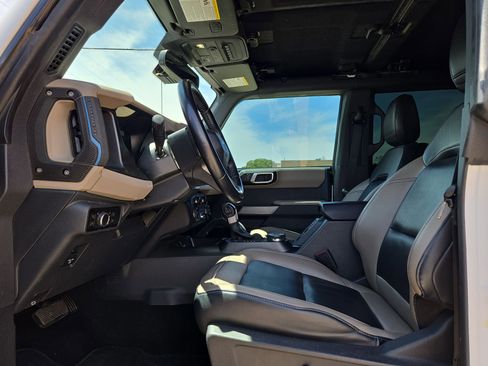 Used 2023 Ford Bronco Wildtrak AWD/4WD image 16