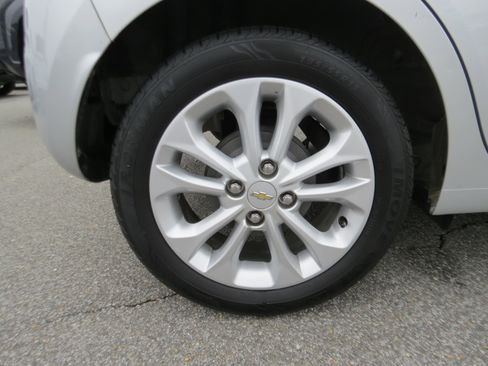 Used 2021 Chevrolet Spark LT image 9