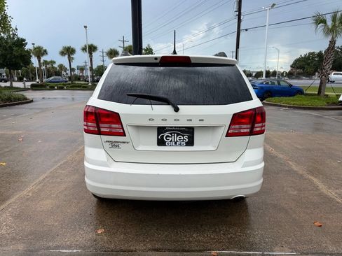Used 2017 Dodge Journey SE FWD image 4