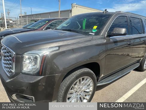 Used 2019 GMC Yukon XL SLT image 4