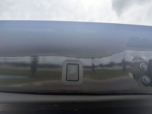 Used 2019 Toyota Highlander Limited FWD image 16