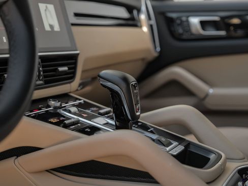 Used 2019 Porsche Cayenne AWD/4WD image 42