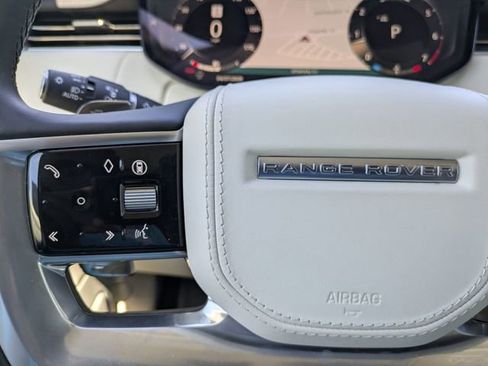 Used 2025 Land Rover Range Rover Long Wheelbase SE AWD/4WD image 16