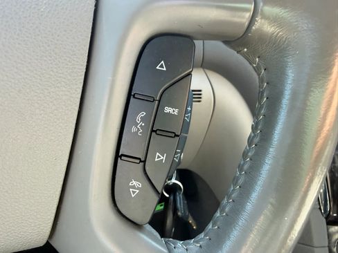 Used 2017 Buick Enclave Convenience FWD image 24
