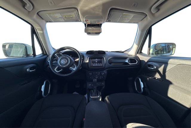 Used 2021 Jeep Renegade Latitude w/ Convenience Group AWD/4WD image 22