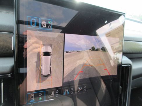 New 2026 GMC Yukon XL AT4 AWD/4WD image 18