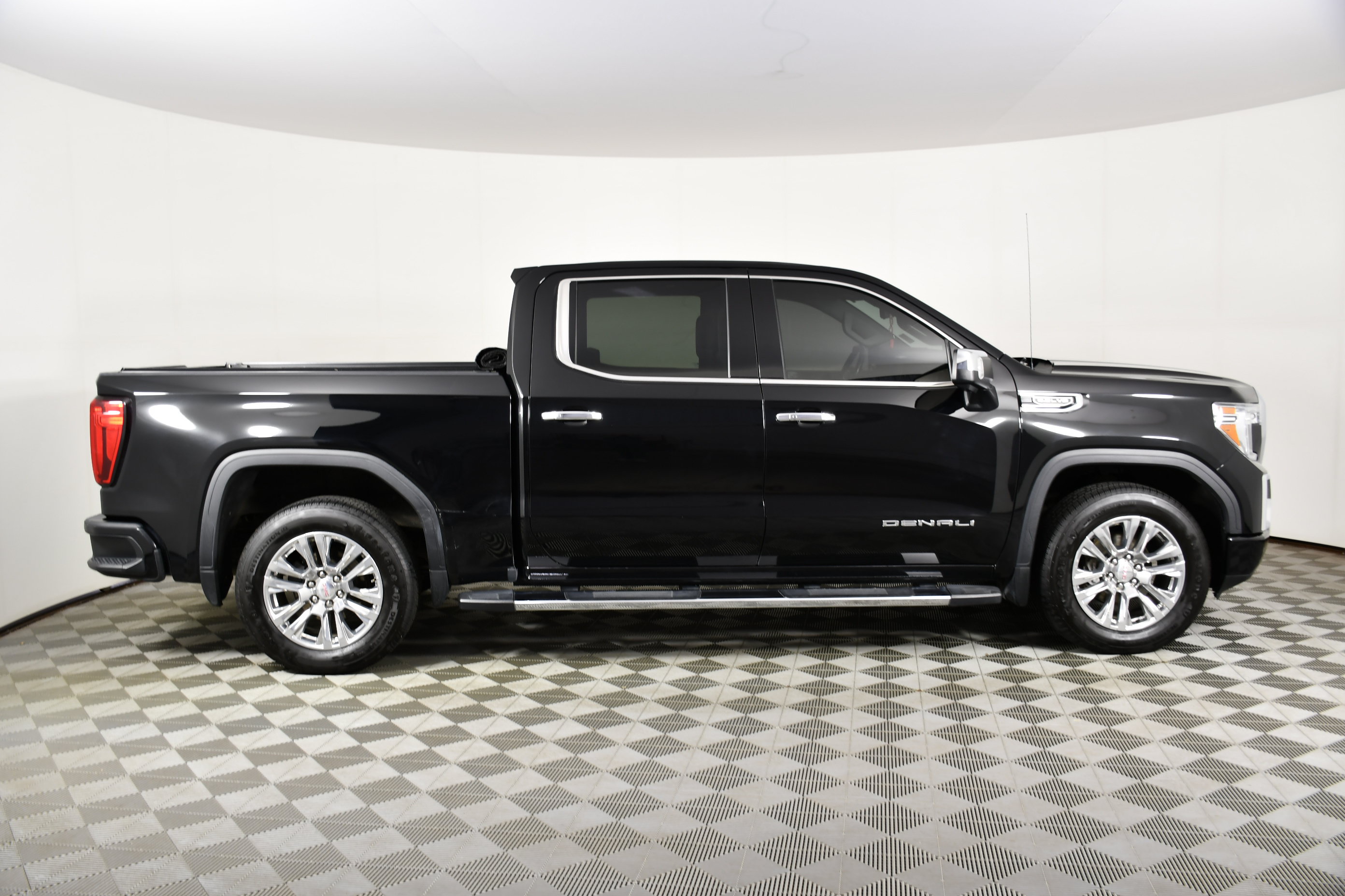 Used 2021 GMC Sierra 1500 Denali w/ Technology Package AWD/4WD image 5