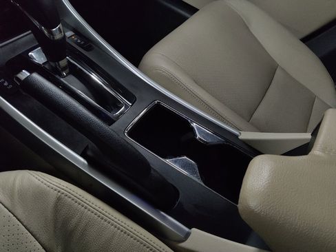 Used 2015 Honda Accord EX-L image 26