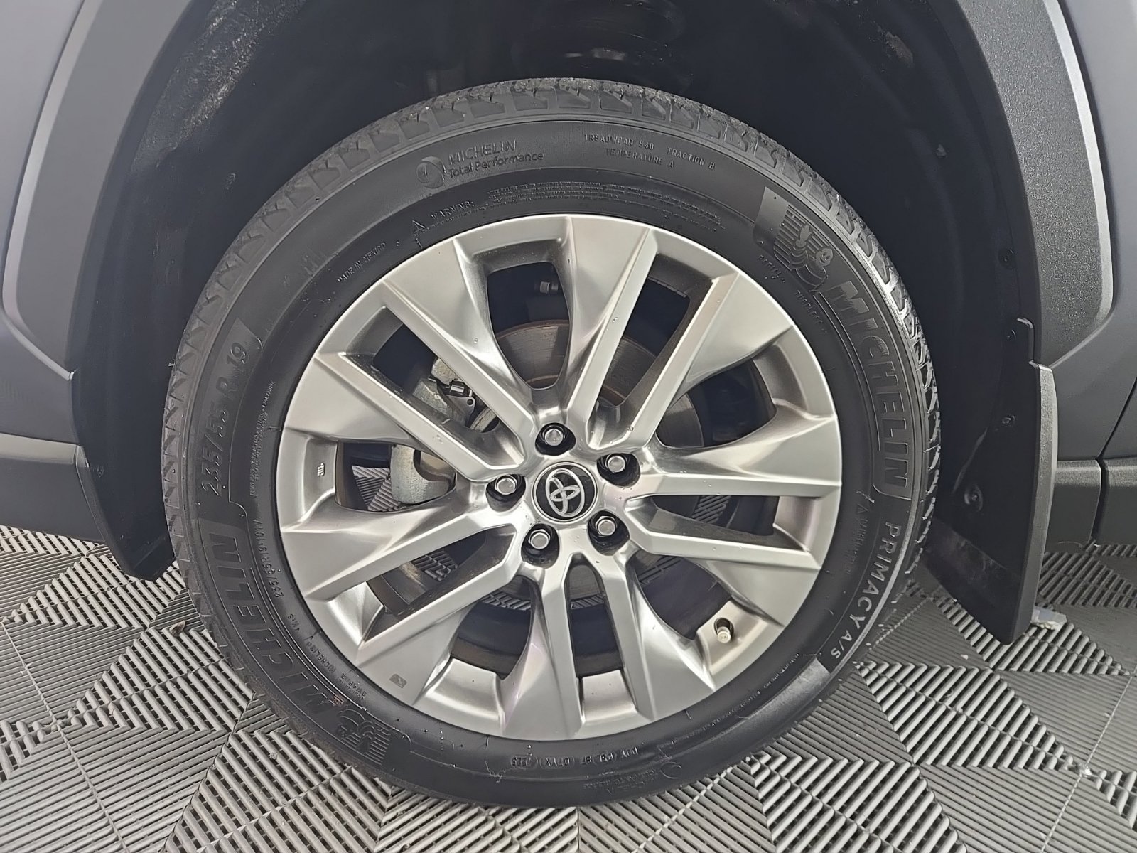 Used 2024 Toyota RAV4 XLE Premium FWD image 7