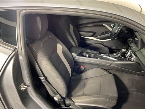 Used 2021 Chevrolet Camaro LT RWD image 9