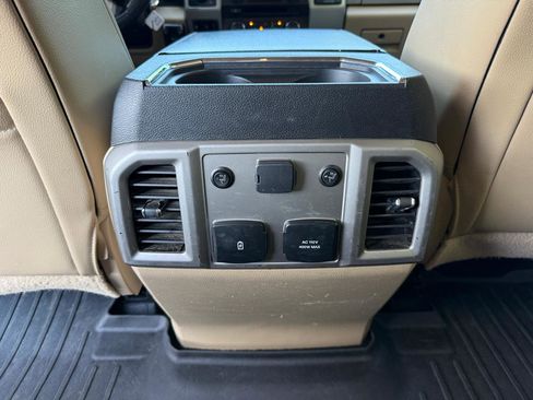 Used 2018 Ford F250 Lariat w/ Lariat Value Package AWD/4WD image 23