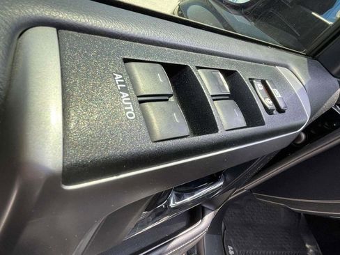 Used 2019 Toyota 4Runner SR5 AWD/4WD image 25