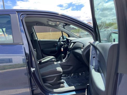 Used 2019 Chevrolet Trax LS w/ LPO, Protection Package FWD image 38