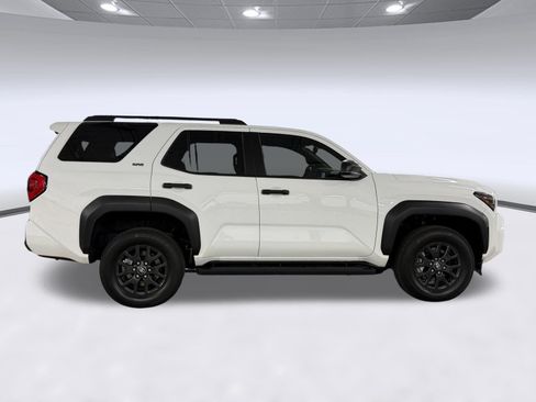 Used 2025 Toyota 4Runner SR5 AWD/4WD image 8