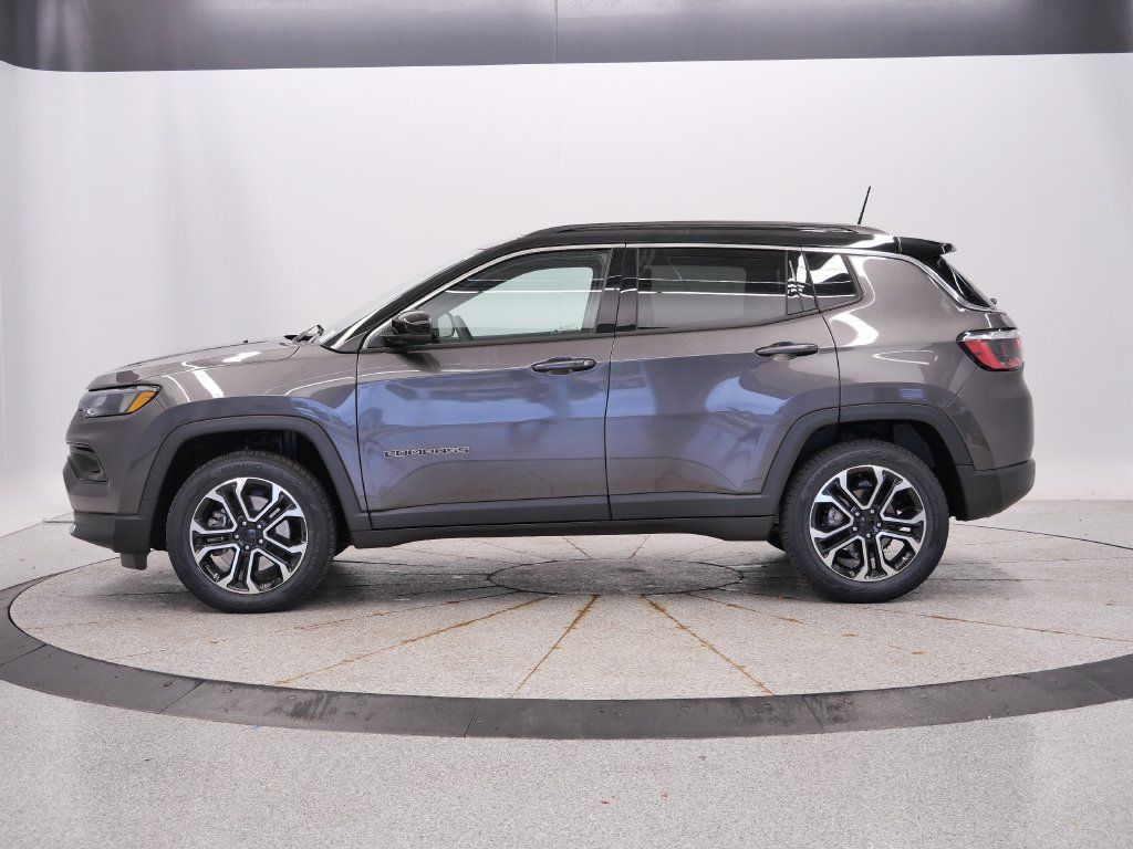 Used 2023 Jeep Compass Limited w/ Sun and Sound Group AWD/4WD image 2