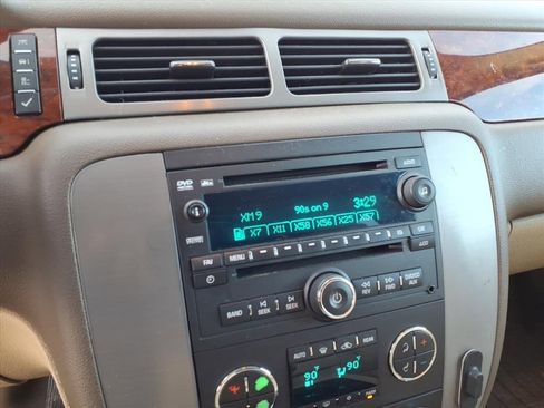 Used 2013 GMC Yukon XL SLT w/ SLT-2 Equipment Package image 10