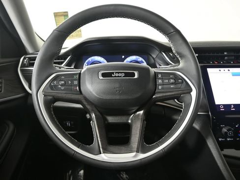 Used 2023 Jeep Grand Cherokee L Limited w/ Luxury Tech Group II AWD/4WD image 36