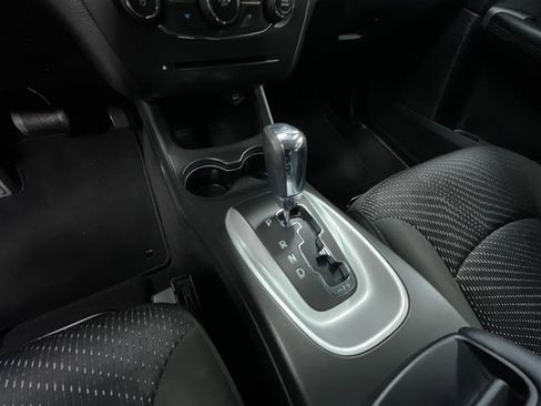 Used 2019 Dodge Journey SE image 15