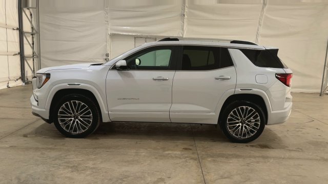 New 2027 GMC Terrain Denali w/ LPO, Floor Liner Package AWD/4WD image 5