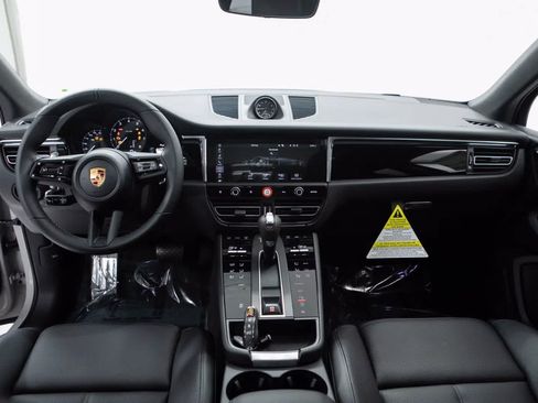 Certified 2026 Porsche Macan AWD/4WD image 13