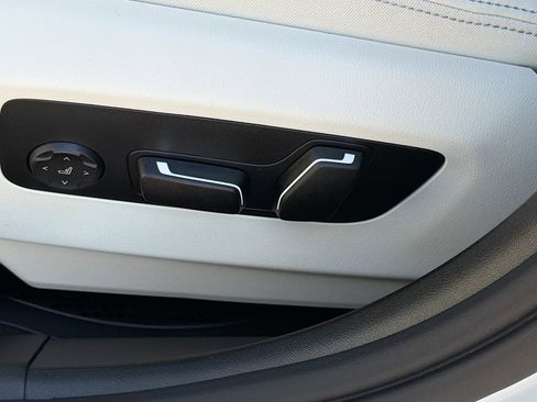 New 2026 BMW 530i w/ Convenience Package image 25