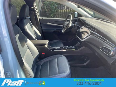 Used 2022 Chevrolet Bolt EUV LT w/ Convenience Package image 56