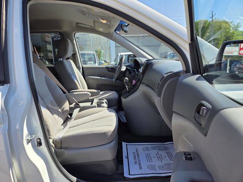 Used 2010 Kia Sedona LX FWD image 14