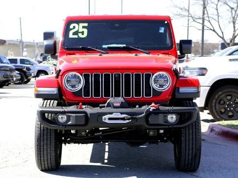 Used 2025 Jeep Wrangler Sahara w/ Technology Group image 8