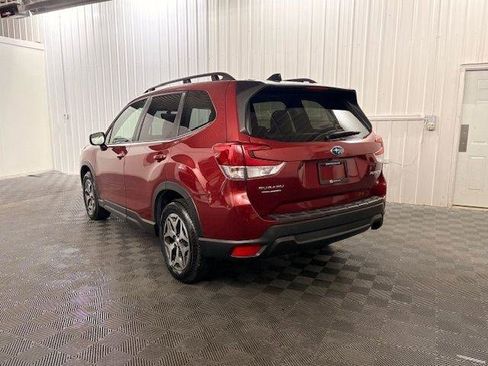 Used 2024 Subaru Forester Premium AWD/4WD image 3