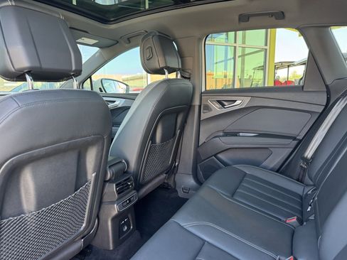 Used 2022 Audi Q4 e-tron Premium Plus w/ Premium Plus image 39