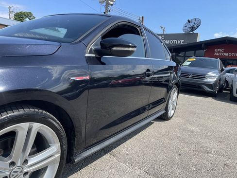 Used 2017 Volkswagen Jetta GLI FWD image 7