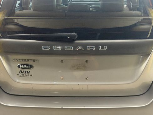 Used 2005 Subaru Forester 2.5XS L.L. Bean AWD/4WD image 11